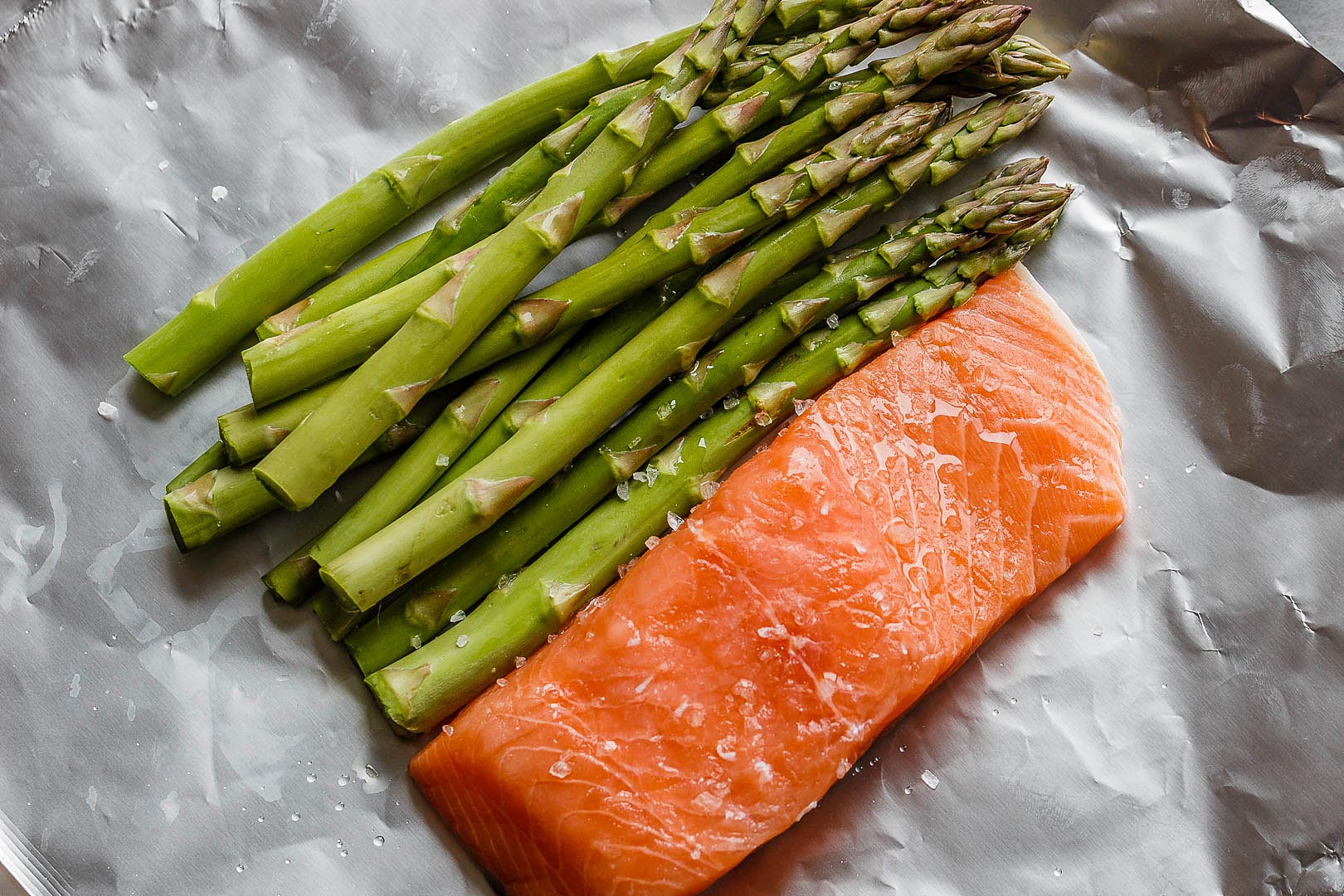 Baked Salmon Asparagus Foil Packs: A Quick and Flavorful Dinner