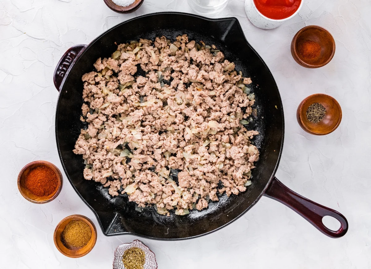 Easy Ground Turkey Tacos: Quick and Flavorful Weeknight Dinner preparation