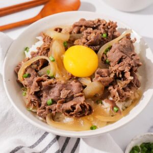 Gyudon (Japanese Beef Bowl)