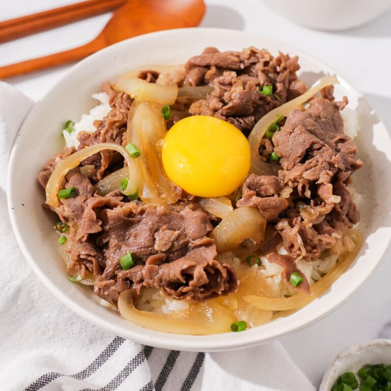 Gyudon (Japanese Beef Bowl)