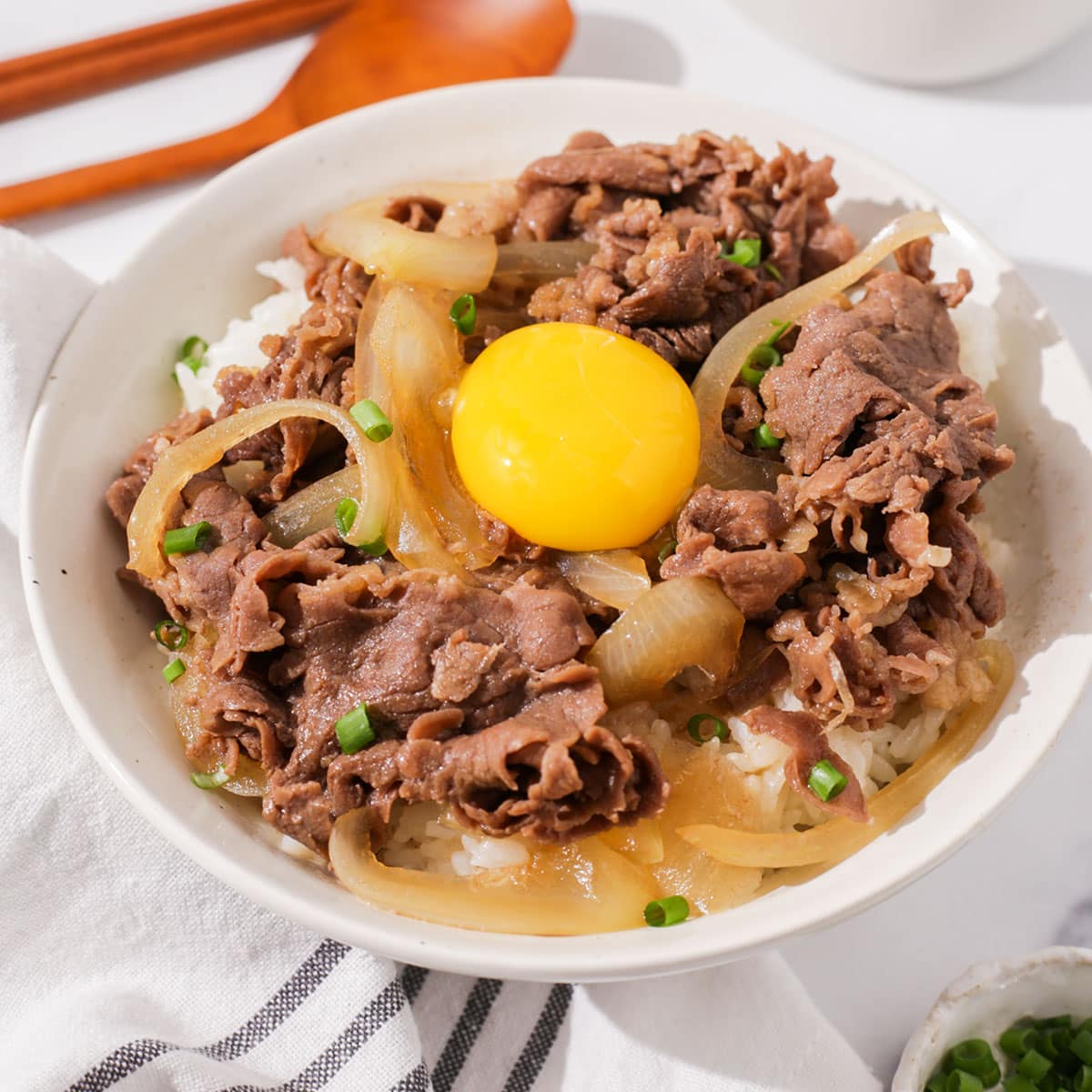 Gyudon (Japanese Beef Bowl)
