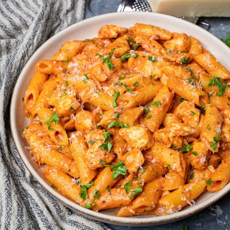 Creamy Chicken Parmesan Pasta: A Cozy Comfort Dish