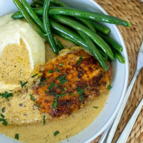 Creamy Garlic Chicken: A Quick and Delicious Dinner